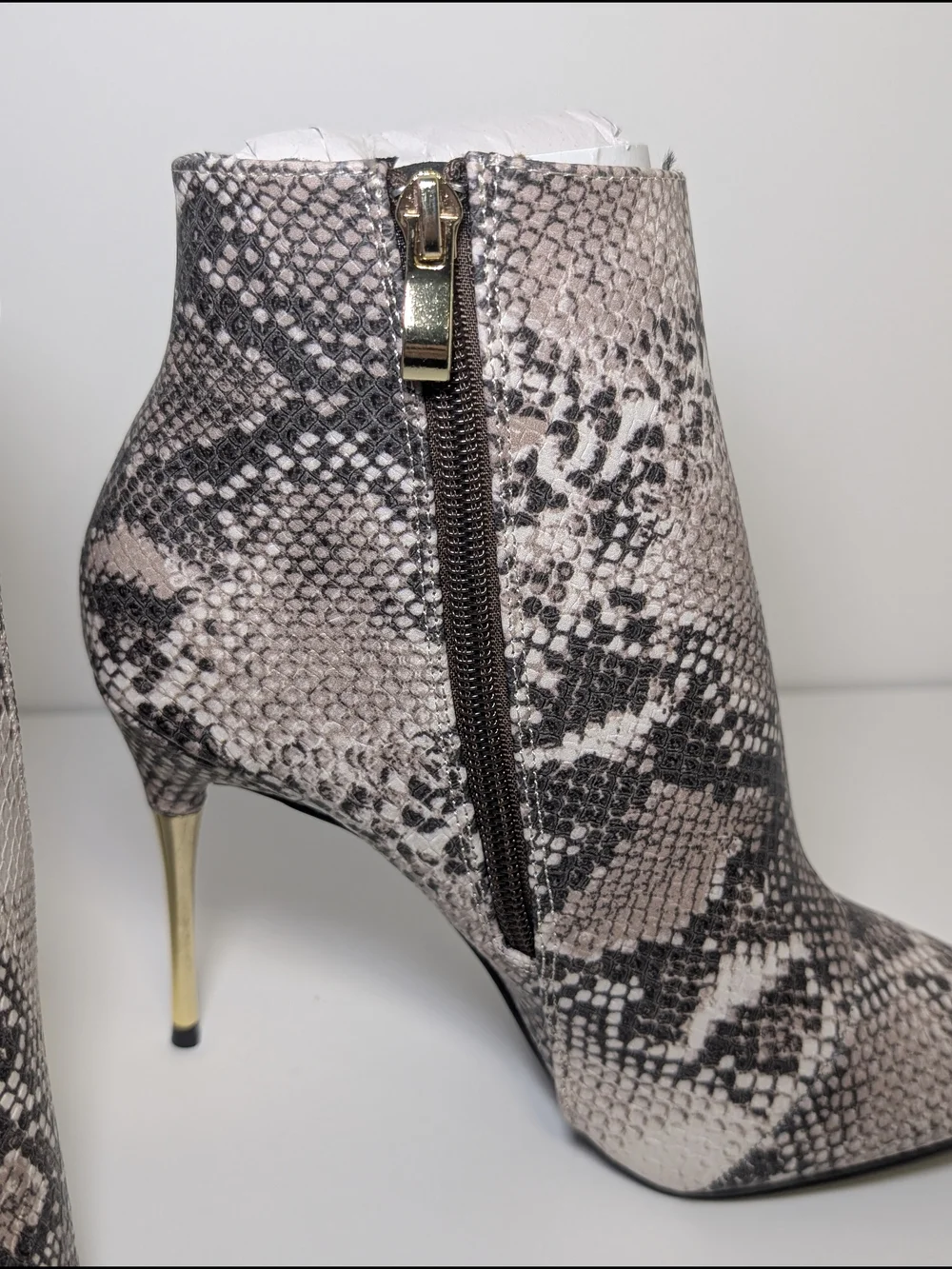 Qupid Snakeskin Ankle Boots Sz 6 NIB Pointy Toe Gold Stiletto High Heel Booties